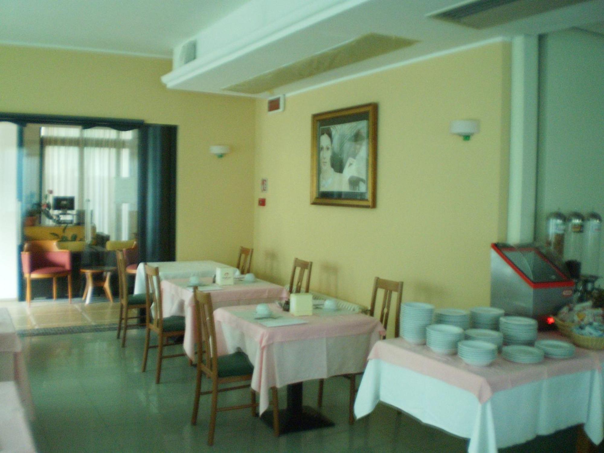 La Perla B&B Hotel Roseto Degli Abruzzi Exteriör bild