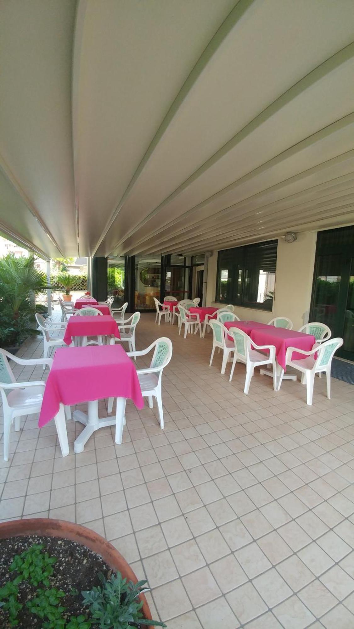 La Perla B&B Hotel Roseto Degli Abruzzi Exteriör bild
