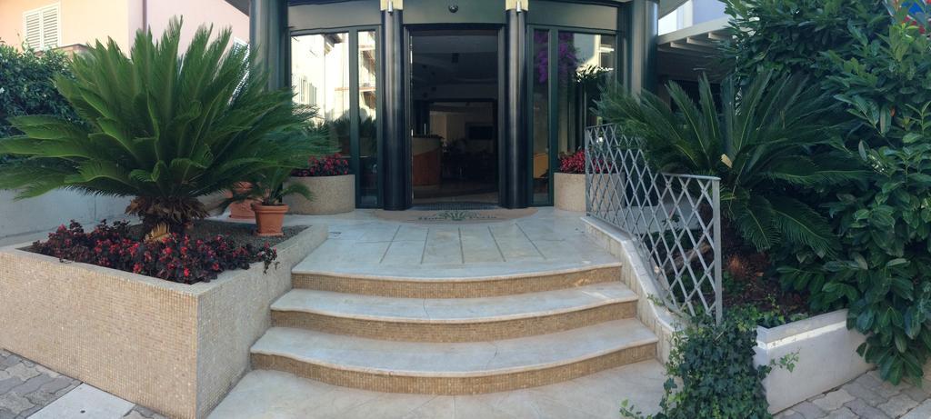 La Perla B&B Hotel Roseto Degli Abruzzi Exteriör bild