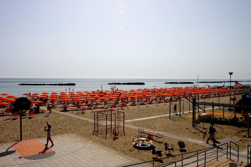 La Perla B&B Hotel Roseto Degli Abruzzi Exteriör bild